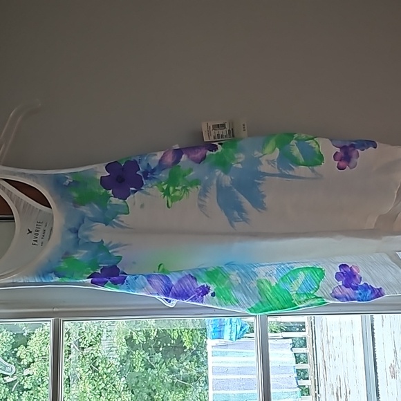 NWT American Eagle Outfitters Favorite Tank Floral Medium - Picture 1 of 3